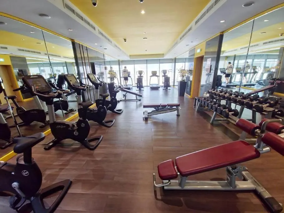 Live In Your Home دبي شقة
